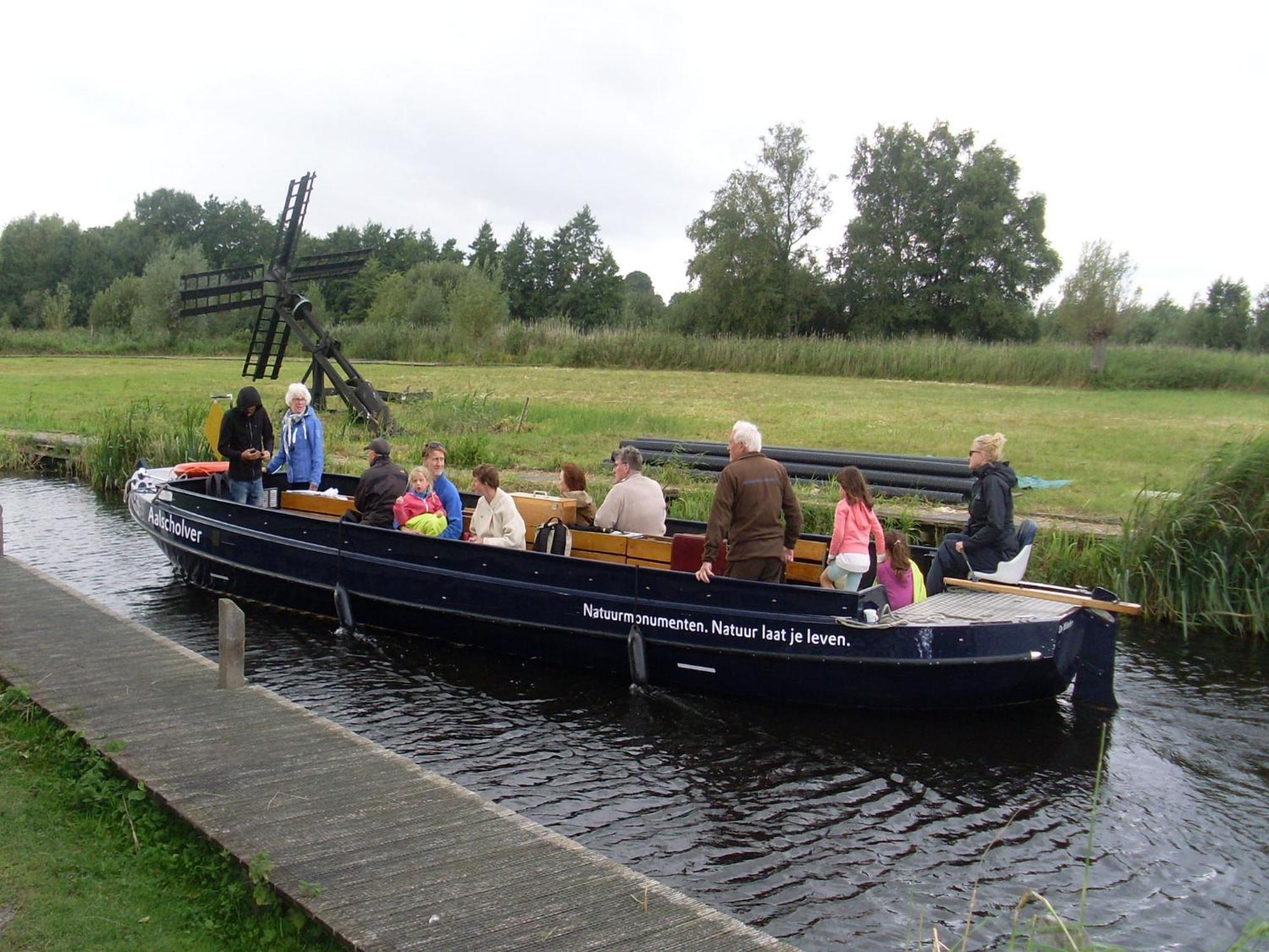 Lodge In Giethoorn With Breakfast ภายนอก รูปภาพ