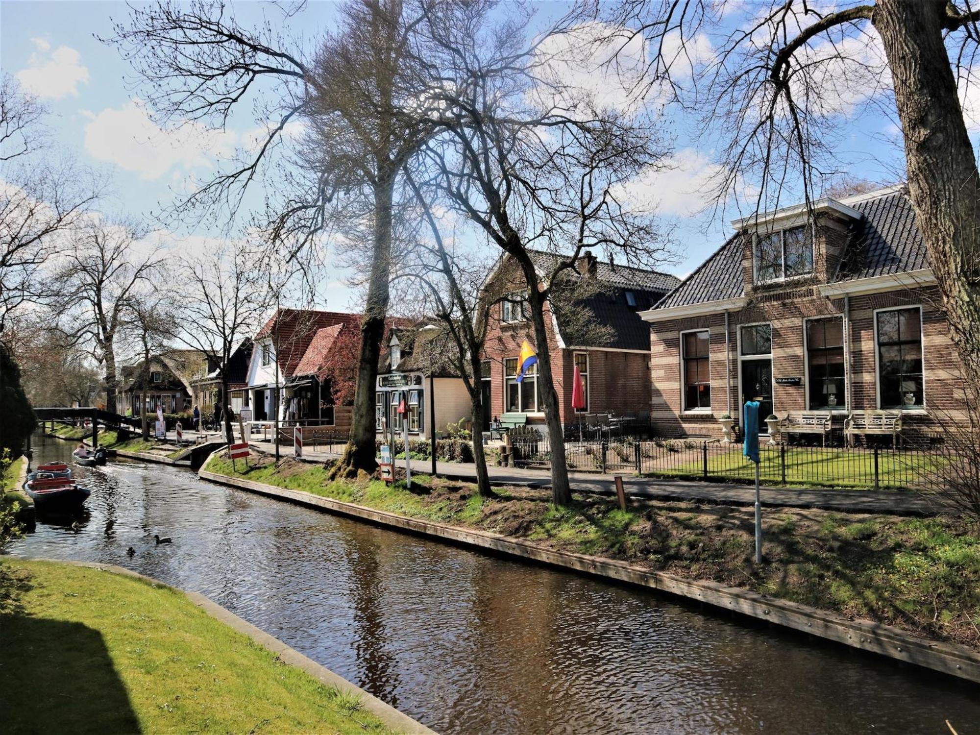 Lodge In Giethoorn With Breakfast ภายนอก รูปภาพ